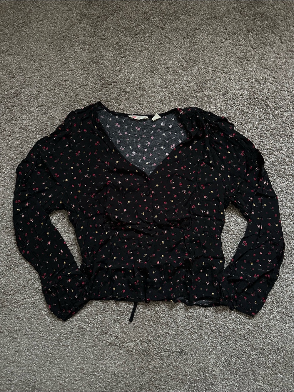 Levi’s Black Floral V-Neck Long Sleeve Blouse
